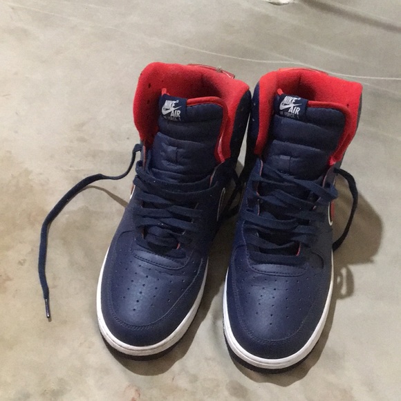 Shoes - Picture 2 of 4